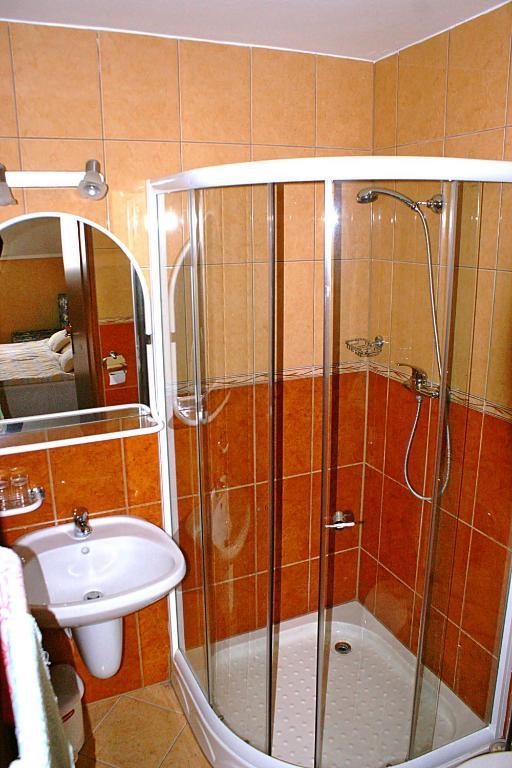 Abigel Vendeghaz Hotel Harkany Room photo