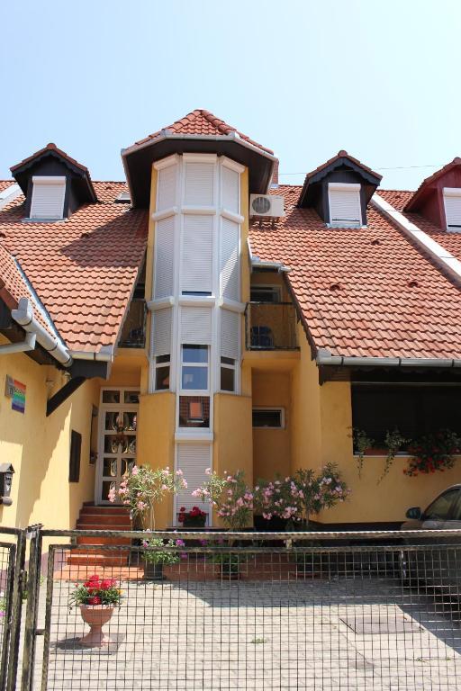 Abigel Vendeghaz Hotel Harkany Exterior photo