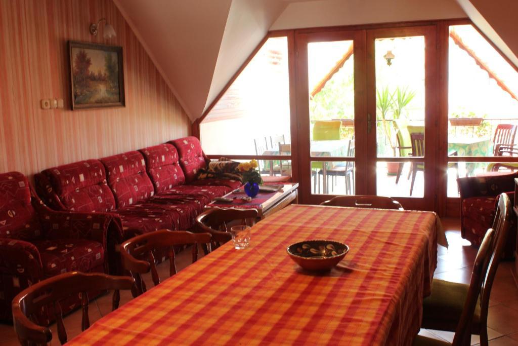 Abigel Vendeghaz Hotel Harkany Exterior photo