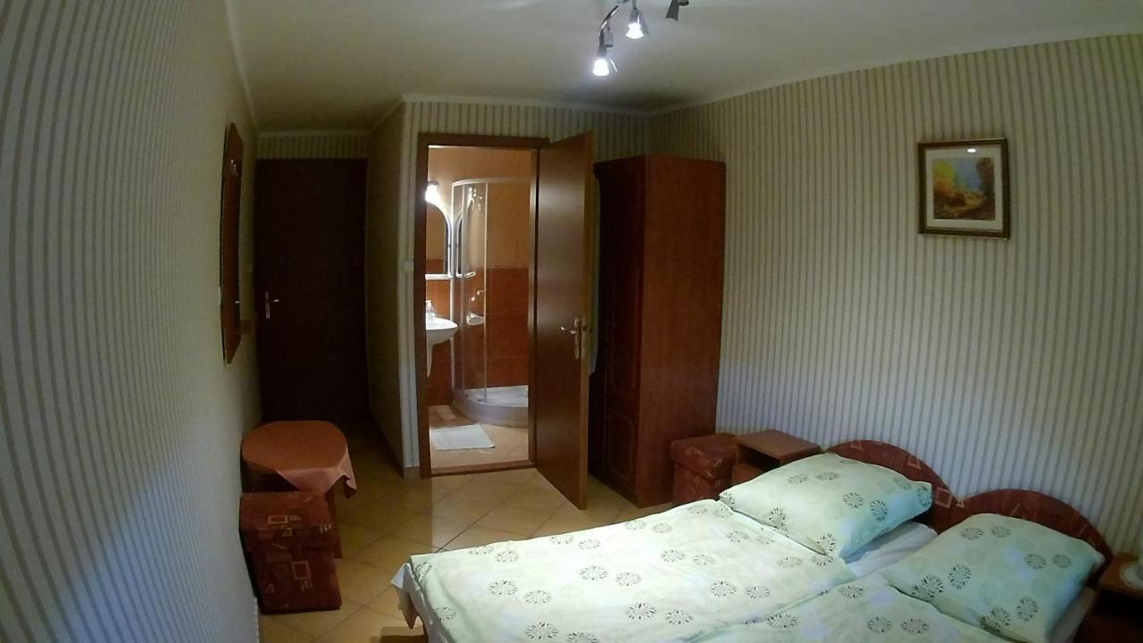 Abigel Vendeghaz Hotel Harkany Exterior photo